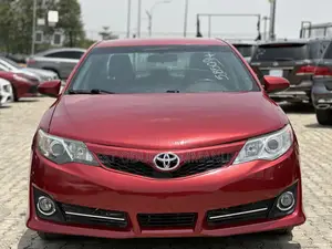 Toyota Camry SE 4dr Sedan (2.5L 4cyl 6A) 2012 Red