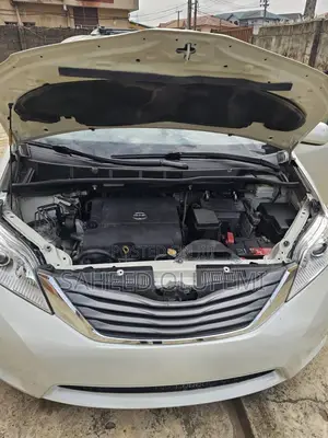 Toyota Sienna 2016 White