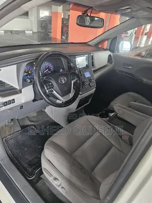 Toyota Sienna 2016 White