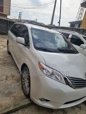 Toyota Sienna 2016 White