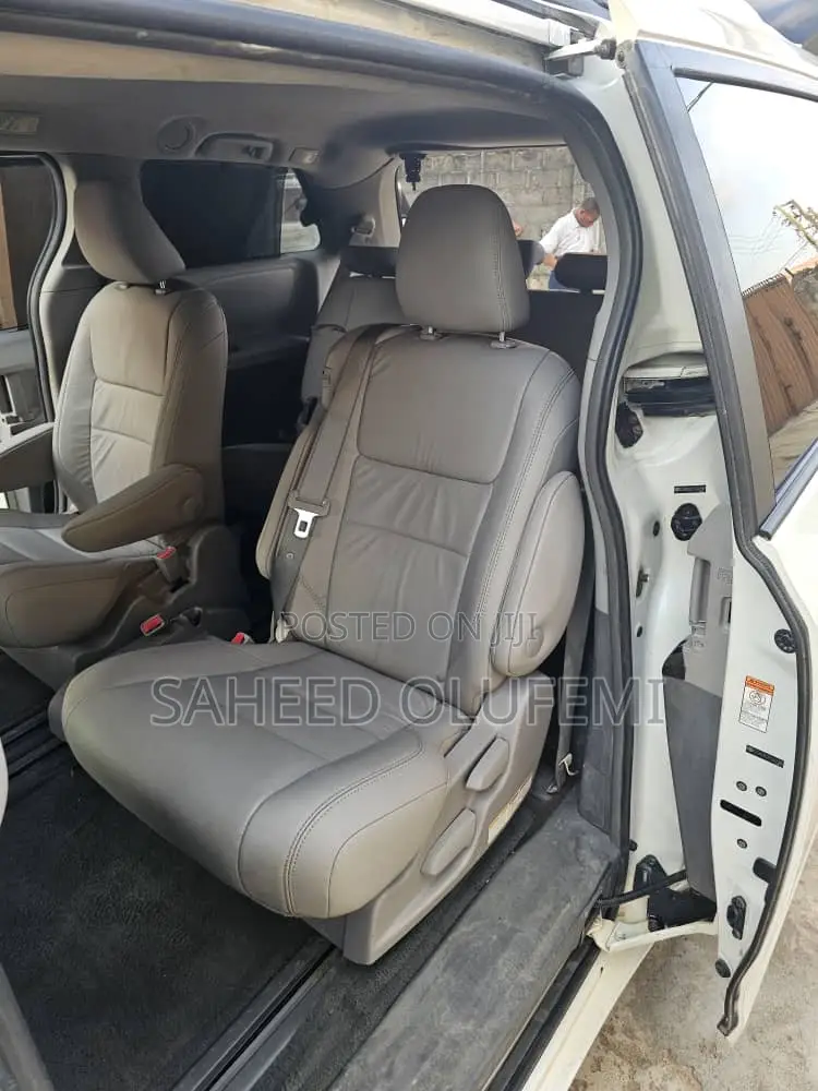 Toyota Sienna 2016 White