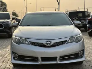 Toyota Camry SE 4dr Sedan (2.5L 4cyl 6A) 2012 Silver