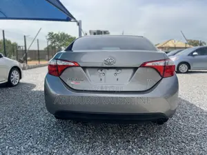 Toyota Corolla LE Plus 4dr Sedan (1.8L 4cyl CVT) 2016 Gray