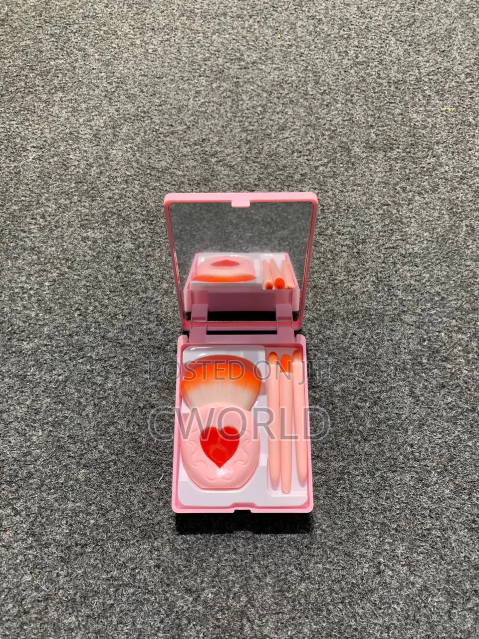 Compact 4-Piece Mini Makeup Brush Set With Mirror