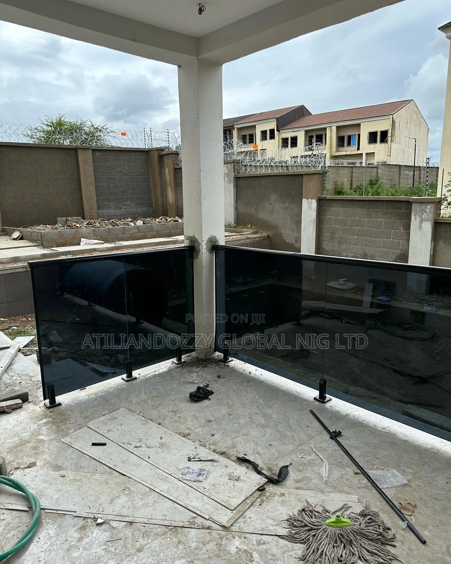 10mm Tempered Glass Rail