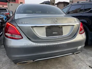 Mercedes-Benz C300 Luxury 4dr AWD 4Matic Sedan (2.0L 4cyl 7A) 2015
