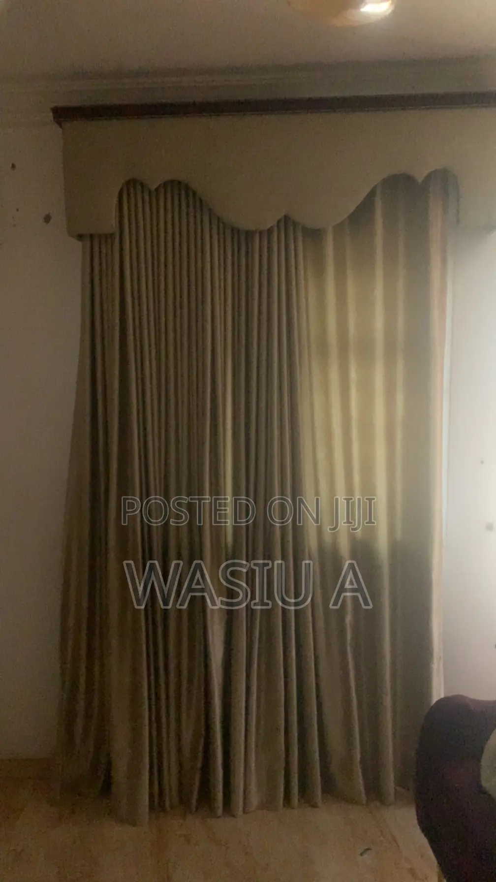 2 Window Curtain With It Frame
