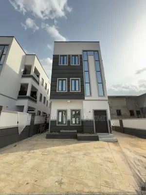 3bdrm Duplex in Akobo for sale