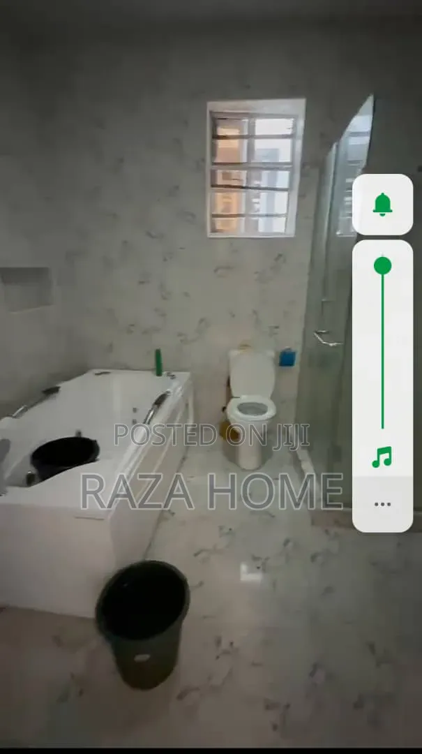 Weekly Shared Apartments Available