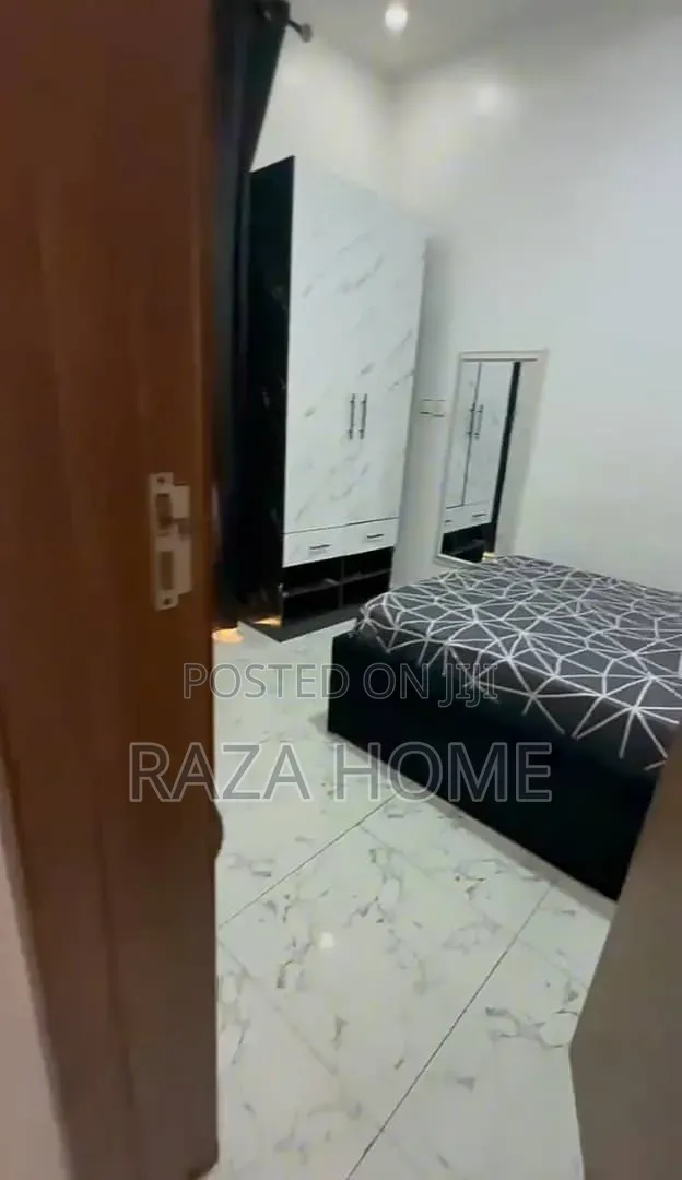 Weekly Shared Apartments Available