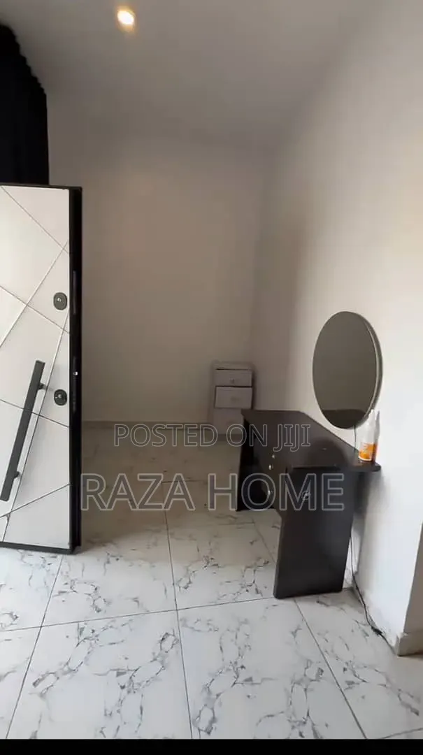 Weekly Shared Apartments Available