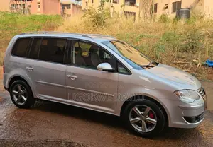 Volkswagen Touran 2010 Silver