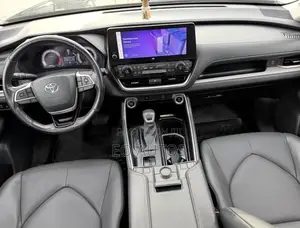 Toyota Grand Highlander Limited AWD 2024 Black