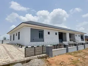 3bdrm Bungalow in Fort Court Estate, Akala Express for sale