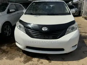Toyota Sienna 2012 White