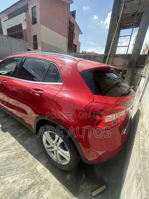 Mercedes-Benz GLA 250 2015 Red