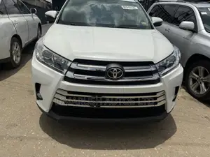 Toyota Highlander Limited 4dr SUV (3.5L 6cyl 6A) 2015 White
