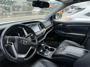 Toyota Highlander Limited 4dr SUV AWD (3.5L 6cyl 6A) 2015 White