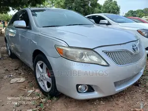 Toyota Camry Base 4dr Sedan (2.5L 4cyl 6M) 2010 Silver