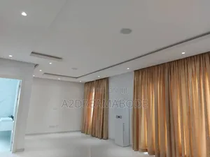 5bdrm Duplex in Banana Island for sale