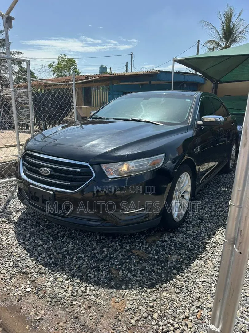 Ford Taurus 4dr Sedan 2016 Black