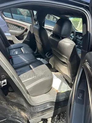 Ford Taurus 4dr Sedan 2016 Black
