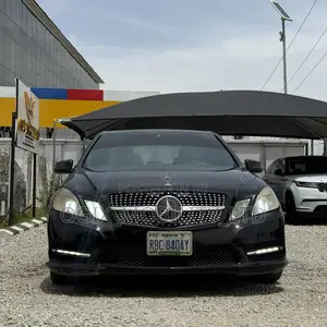 Mercedes-Benz E350 Base 4Matic Sedan AWD (3.5L 6cyl 7A) 2010 Black