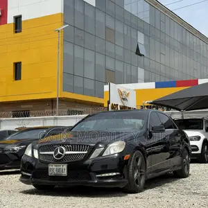Mercedes-Benz E350 Base 4Matic Sedan AWD (3.5L 6cyl 7A) 2010 Black
