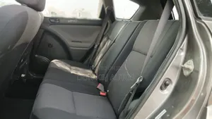 Toyota Matrix Hatchback FWD (1.8L 4cyl 5M) 2006 Gray