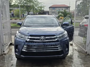 Toyota Highlander XLE V6 4x4 (3.5L 6cyl 6A) 2016 Blue