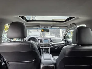 Toyota Highlander XLE V6 4x4 (3.5L 6cyl 6A) 2016 Blue