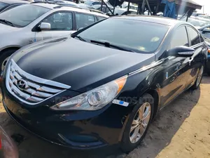 Hyundai Sonata Limited 2.0T Sedan (2.0L 4cyl 6A) 2013 Black