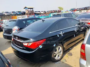 Hyundai Sonata Limited 2.0T Sedan (2.0L 4cyl 6A) 2013 Black