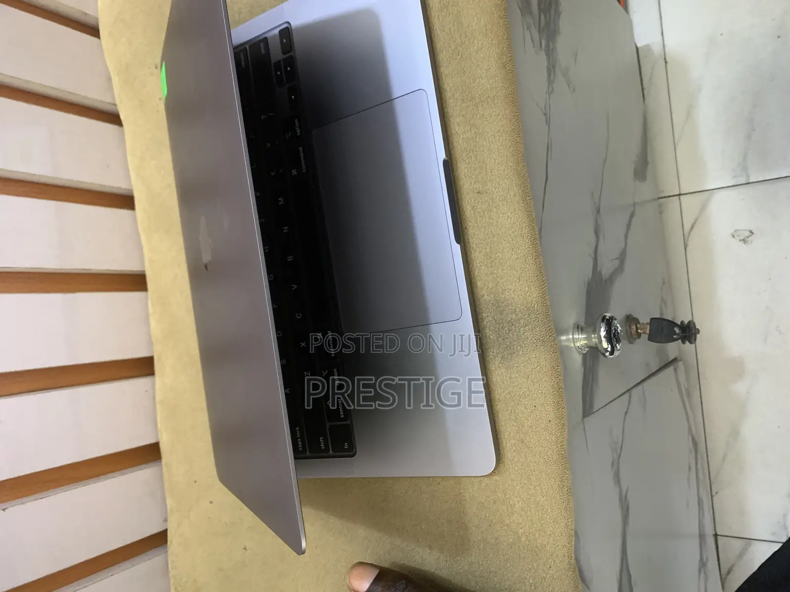 Laptop Apple MacBook Pro 2020 16GB Intel Core i5 SSD 512GB