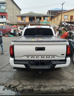 Rolling Booth Cover for Tacoma 2025