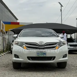Toyota Venza AWD 2010 White