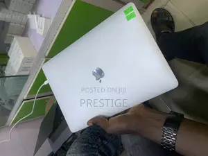 Laptop Apple MacBook Pro 2020 16GB Intel Core i5 SSD 512GB