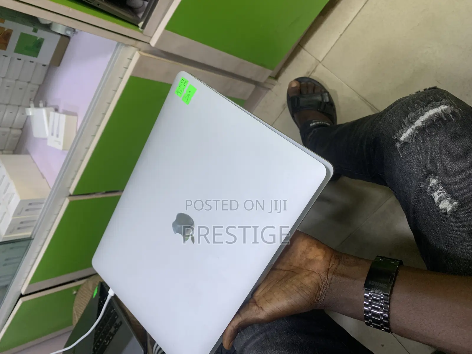 Laptop Apple MacBook Pro 2020 16GB Intel Core i5 SSD 512GB