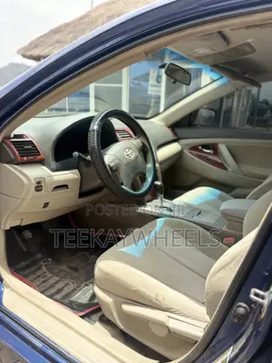 Toyota Camry Base 4dr Sedan (2.5L 4cyl 6M) 2010 Blue