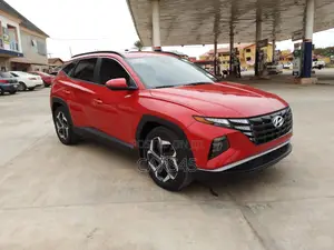 Hyundai Tucson 2022 Red