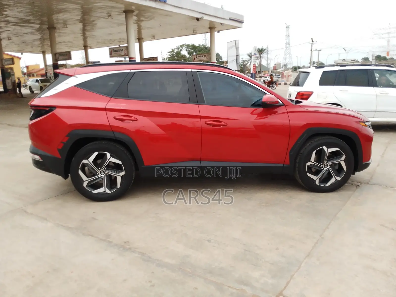 Hyundai Tucson 2022 Red