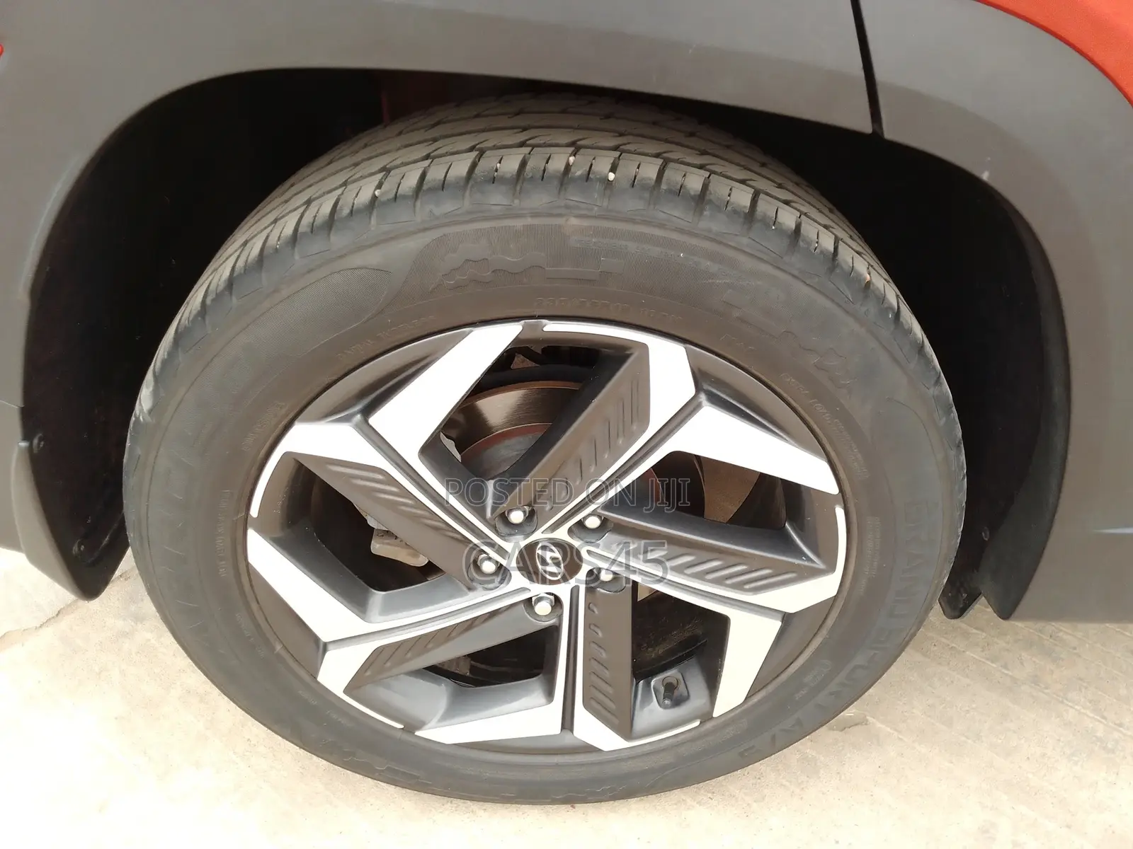 Hyundai Tucson 2022 Red
