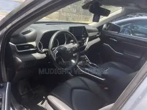 Toyota Highlander 2022 Gray