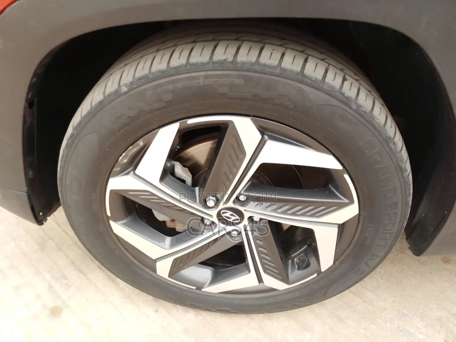 Hyundai Tucson 2022 Red
