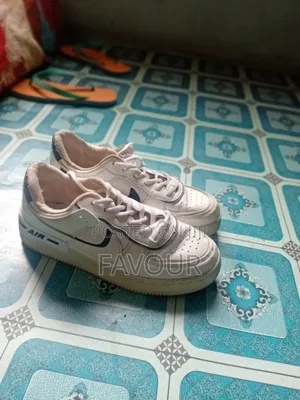 Size 38 White Sneaker