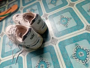 Size 38 White Sneaker