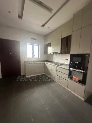 3bdrm Block of Flats in Victoria Island for rent