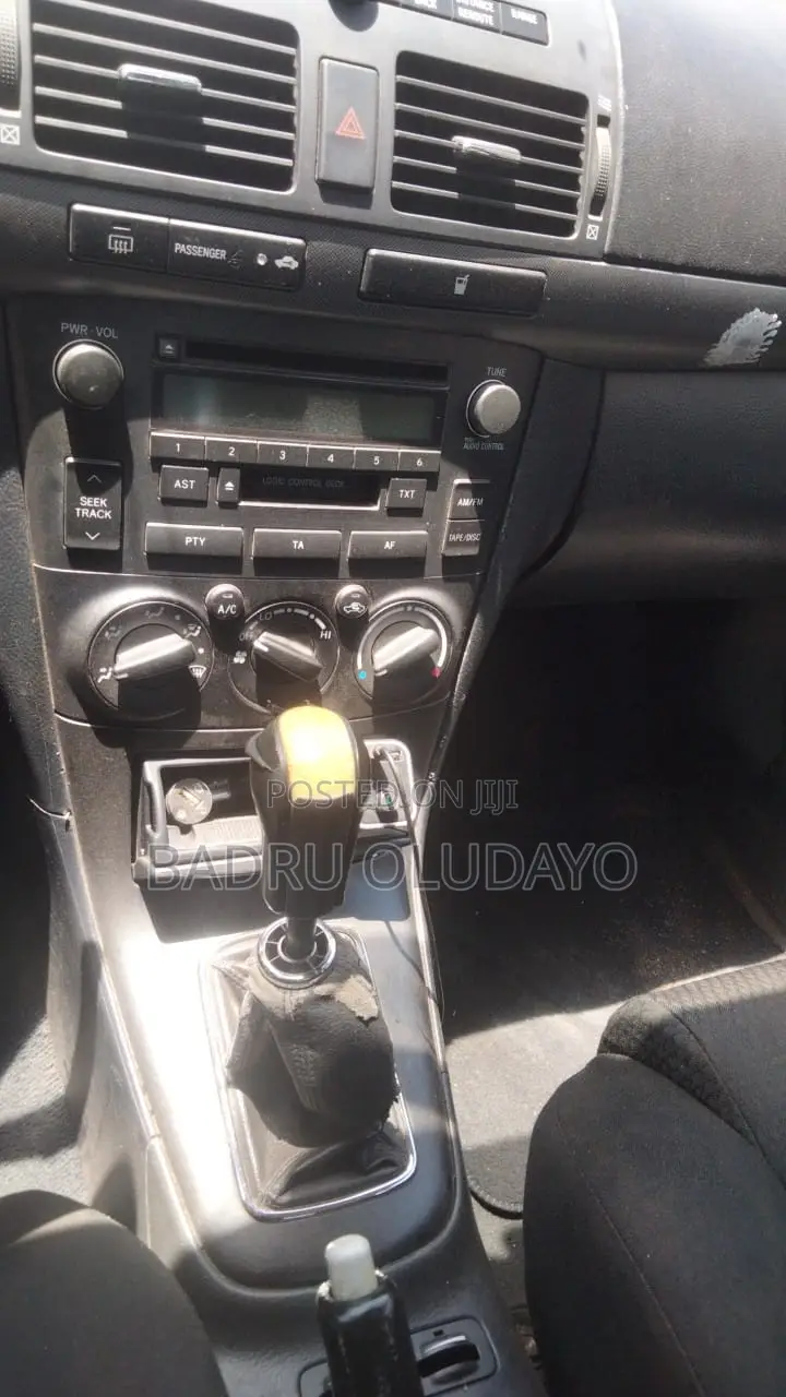 Toyota Avensis 2007 Silver