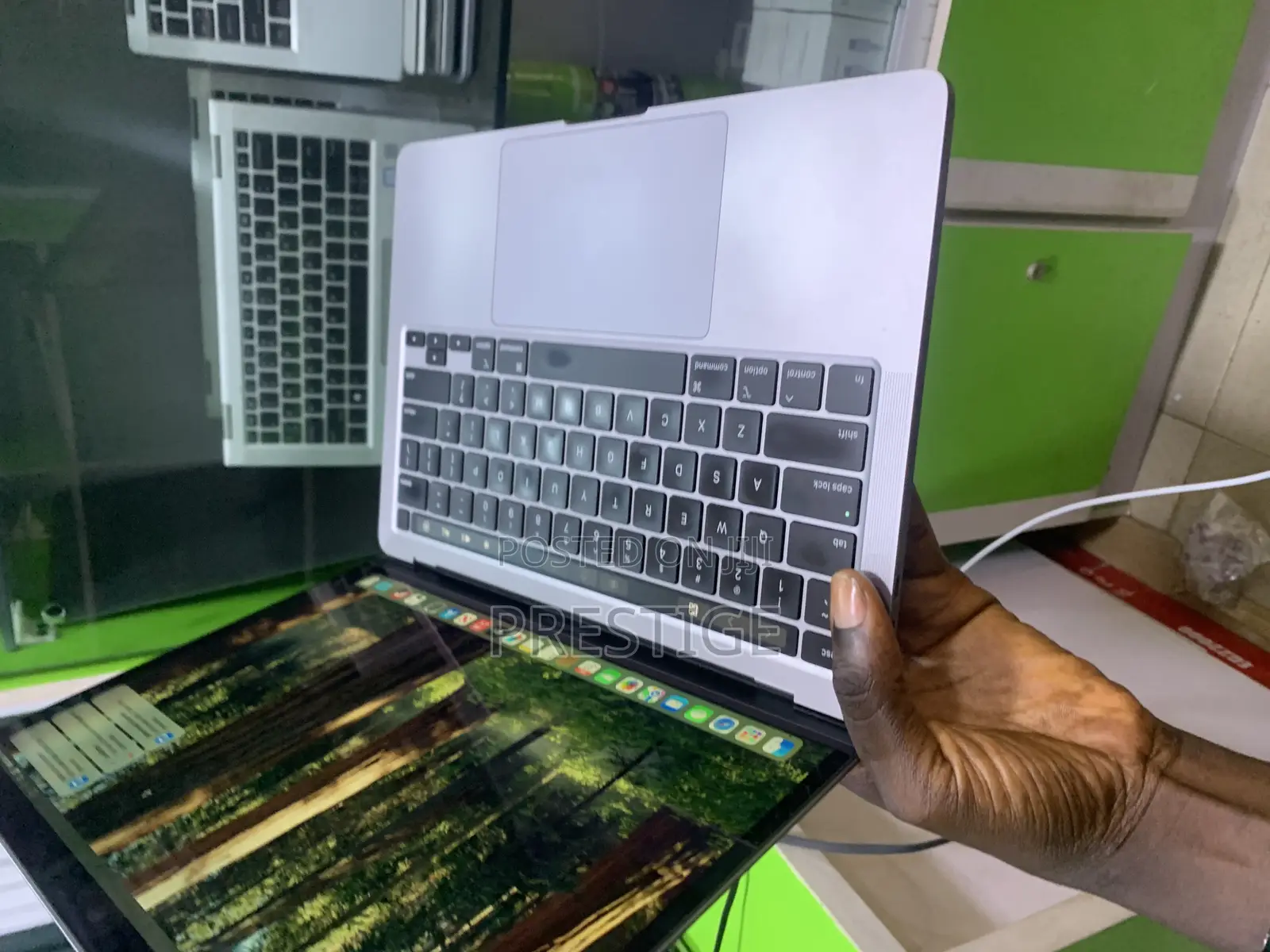 Laptop Apple MacBook Pro 2020 3GB Intel Core i7 SSD 512GB