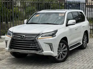 Lexus LX 570 AWD 2016 White